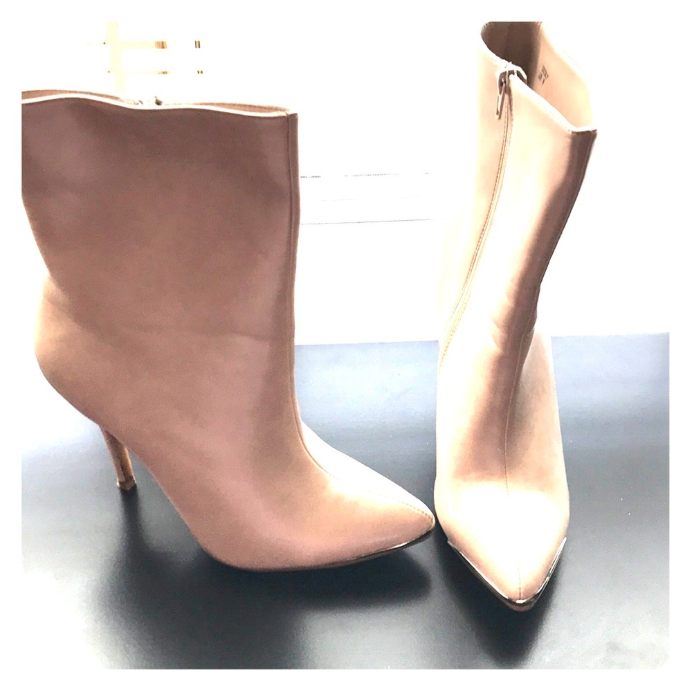 Tan heel boots